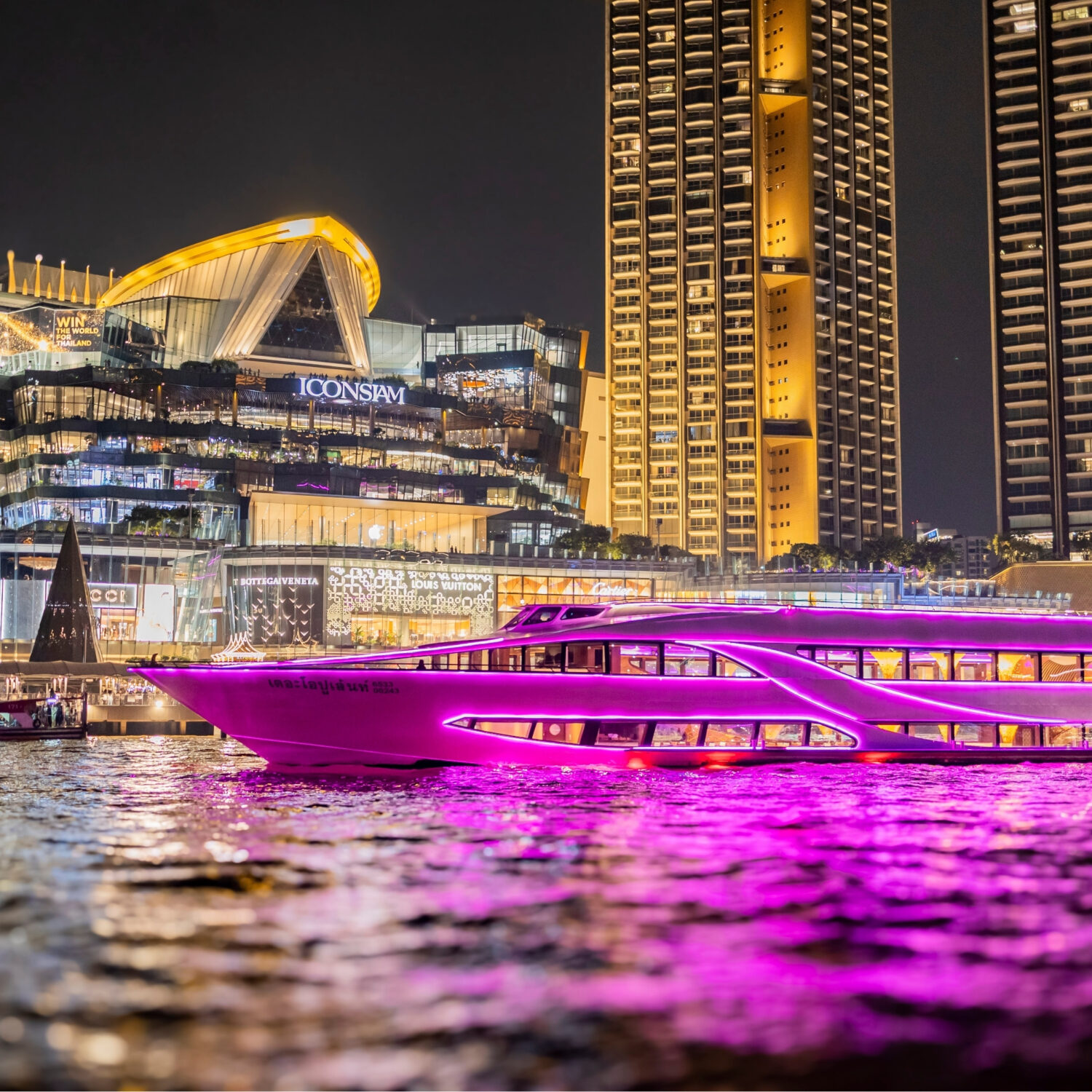 Dinner Cruise at ICONSIAM Pier